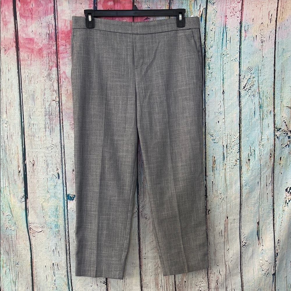 Old Navy Gray Cropped Trousers 14